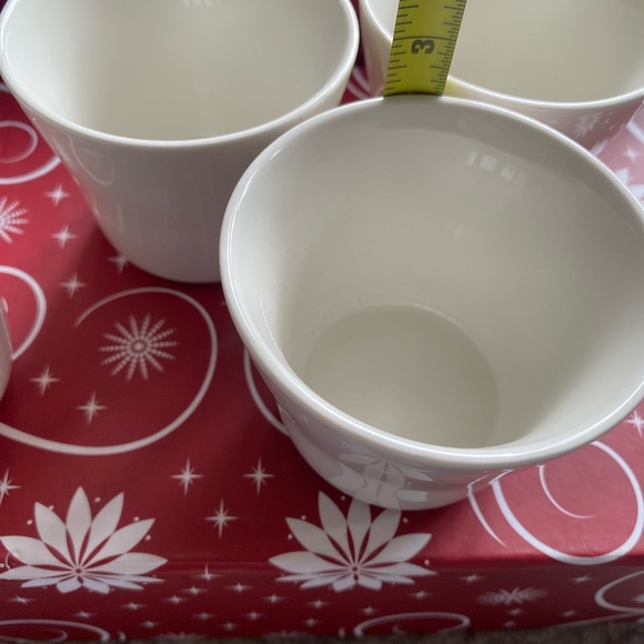 Teaopia Ceramic Teapot with 4 Cups Set - Picture 6 of 6